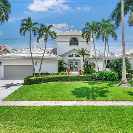 Villa 850 Banyan Court